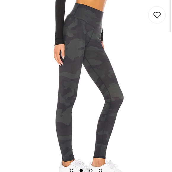 ALO YOGA High Waist Vapor Legging in Hunter Camouflage - Picture 2 of 8